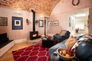 Lakeside Cottage, Edward - - 6