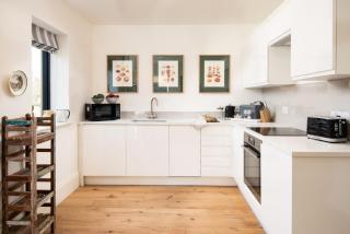 Lakeside Cottage, Edward - - 3