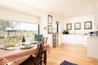 Lakeside Cottage, Edward - - 4