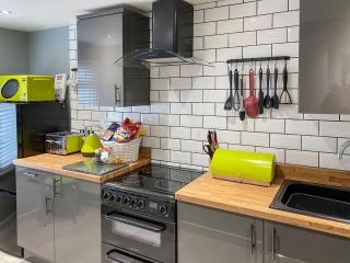 Jasmins Retreat - Cleveleys - 7