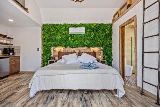 Romantic Luxury stay w Sauna, Pool & Amenities on 10 acres - Wimberley - 2