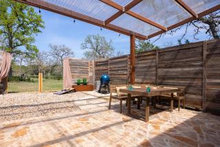Romantic Luxury stay w Sauna, Pool & Amenities on 10 acres - Wimberley - 1