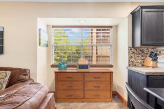 Cozy Timbers - Charming Condo for 6 with Resort-style Amenities - Branson - 1