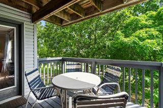 Ron's Retreat - Stay for 6 with Resort Amenities - 0