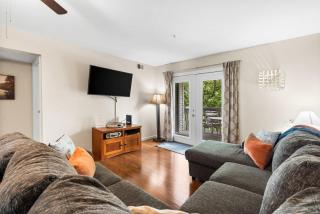 Ron's Retreat - Stay for 6 with Resort Amenities - 6