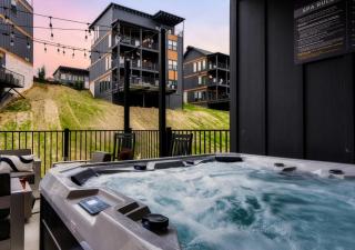 Pigeon Forge Large Cabins Sleeps Up to 66 Water Park Access - Pigeon Forge - 6