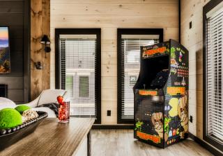 Pigeon Forge Large Cabins Sleeps Up to 66 Water Park Access - Pigeon Forge - 4