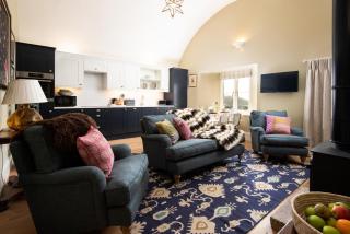 Lakeside Cottage, Alice - - 7