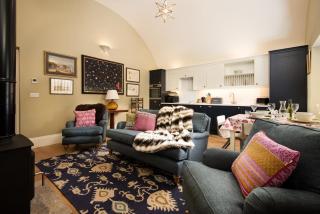 Lakeside Cottage, Alice - - 6