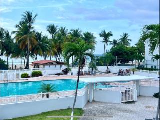 Downtown Isla Verde Beachfront Apartment with Pool and Parking - San Juan - 8