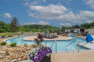 Pigeon Forge Large Cabins Sleeps Up to 66 Water Park Access - Pigeon Forge - 3