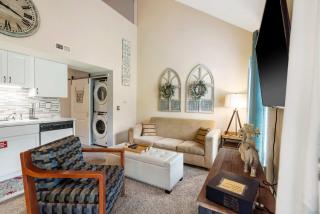 Warm Welcome Getaway - Resort Stay for 6 - Branson - 4