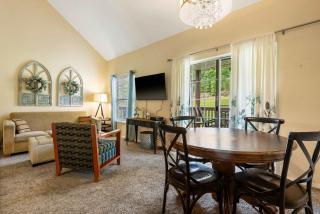 Warm Welcome Getaway - Resort Stay for 6 - Branson - 2