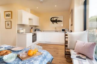 Lakeside Cottage, Emily - - 2