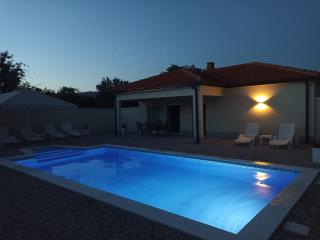 Villa Aldi2 - Leke - 1