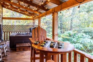 Summer Sizzle! Fire Pit! Hot Tub! - Townsend - 0