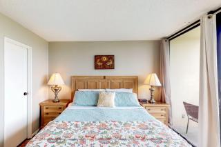 San Luis Getaway #435 by Vacasa - Galveston - 2