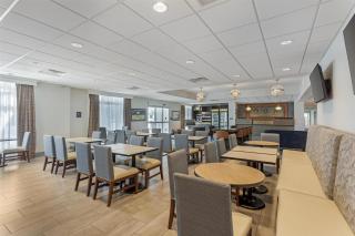 Best Western Plus Hershey - 4