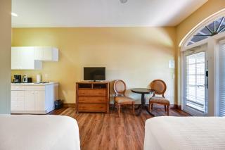 Naples Escape with Community Pool and Marina View! - Naples - 5