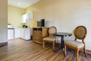 Naples Escape with Community Pool and Marina View! - Naples - 3