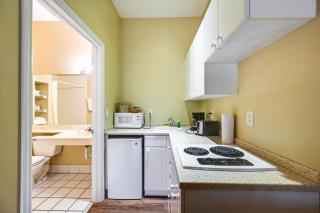 Naples Escape with Community Pool and Marina View! - Naples - 1