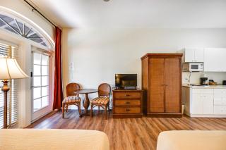 Naples Studio with Community Pool and Tennis Courts! - Naples - 4