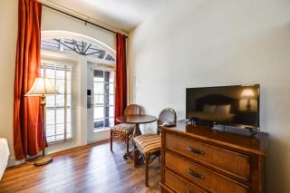 Naples Studio with Community Pool and Tennis Courts! - Naples - 3