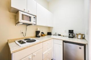 Naples Studio with Community Pool and Tennis Courts! - Naples - 2