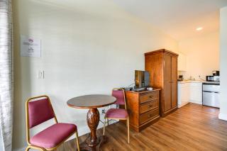 Sunny Naples Escape with Heated Community Pool! - Naples - 3