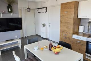 Brodarica Apartment Near the Beach - Spacious 2-Bedroom Penthouse with Large Terrace - Brodarica - 2