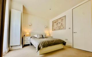 Gorgeous 1-Bedroom Fully Self-Contained Apartment Suited in the Central Heart of Cambridge - Cambridge - 5