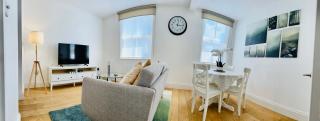 Gorgeous 1-Bedroom Fully Self-Contained Apartment Suited in the Central Heart of Cambridge - Cambridge - 3