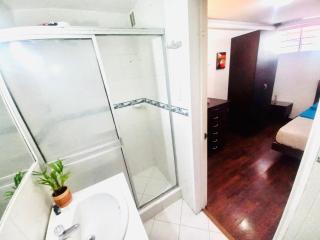 Apartaestudio con parqueadero junto a Clinica Santa Fe - Bogotá - 1