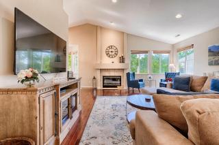 Spacious 4BD 3BA with hot tub, fire pit, and wraparound deck - 9