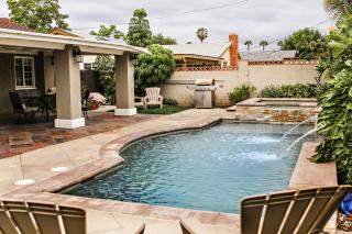Wonderful 4 Bedroom 3 Bath Pool Home 3/4 Mile To Disney - Anaheim - 0