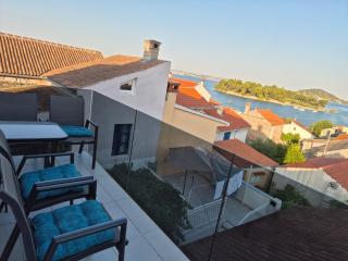 Apartments Šućur - 5