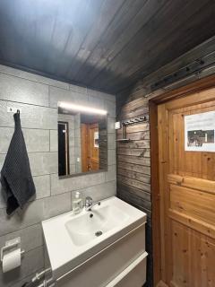 Viihtyisä mökki riekkojen mailla Hetassa - 1