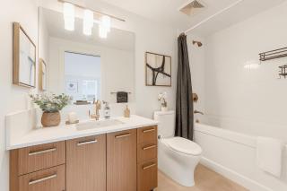 Designer 2BR Apartment Panoramic City Skyline Views - Vancouver - 1