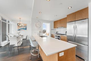 Designer 2BR Apartment Panoramic City Skyline Views - Vancouver - 3
