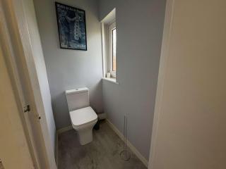 Spacious 2 bedroom property - Tettenhall - 8