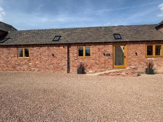 Oak at Pinfold Barns - Loppington - 9