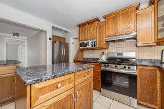 Bungalow Home - Ottawa - 6