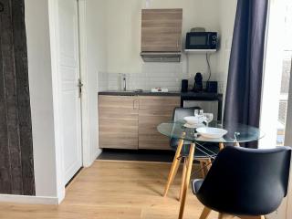 Studio Madrid I Lumineux avec Terrasse privée en centre-ville, confort optimal - 1