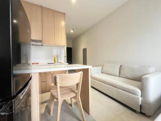 Neu Suites By The Relaxstay - 8