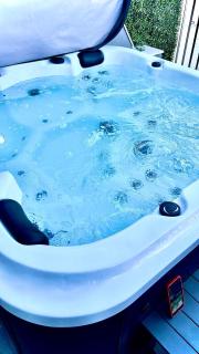 Modern Apartment with Jacuzzi & Sea views - 7