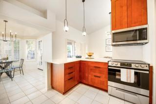 Stylish & Sunny With Heated Pool In The Foothills! - Phoenix - 3