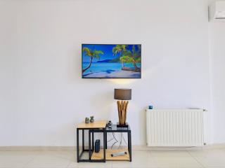 Penthouse near city center and beach with Pool - 4