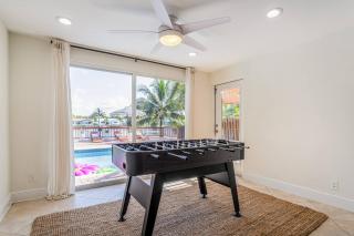 Lakefront Resort Vibes | 3BD w/ Pool & BBQ - 5