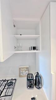 Heart CBD White Crystal Residence in Empire Pool n GYM - Melbourne - 9