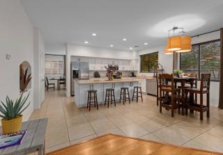 Golf Course Executive Home With Free Heated Pool! - Avondale - 2